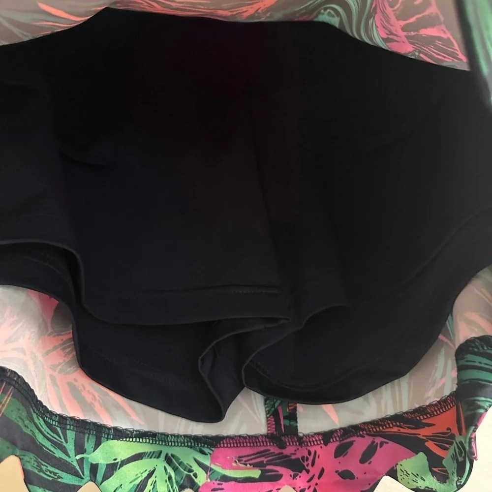 NWT Size 2 Lady Hagen Patterned Athletic Skort with Scalloped Bottom - Picture 3 of 6
